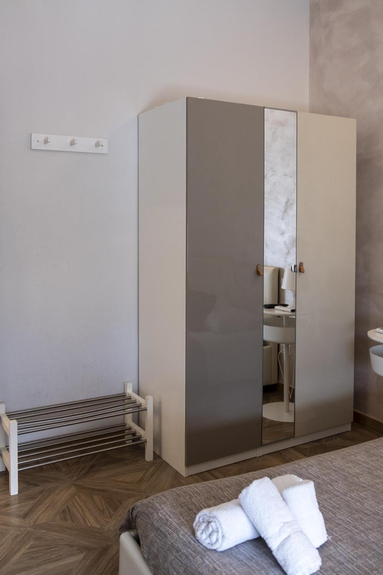 Domus Monasteire Couette-café Pagani