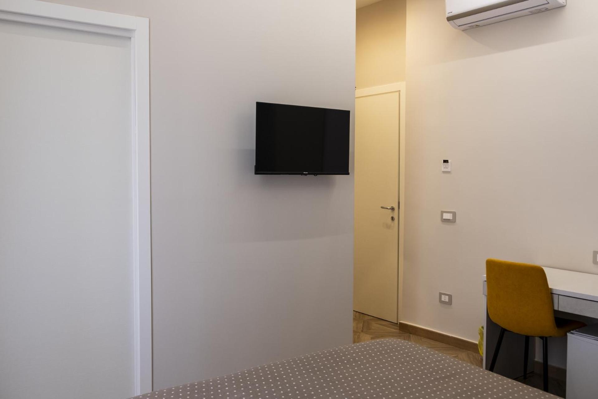 Couette-café Domus Monasteire 3*