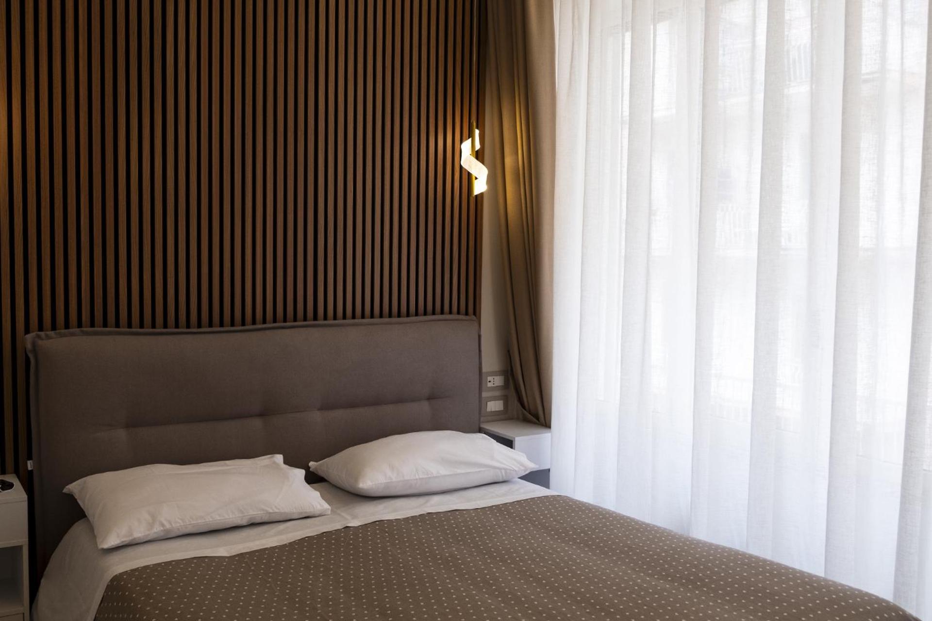 Domus Monasteire Couette-café Pagani